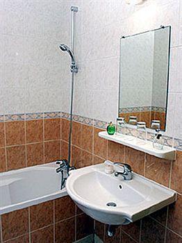 Little Regina Parigi