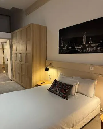 Hotel Little Regina Parigi