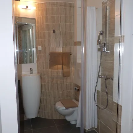 Hotel Little Regina Parigi